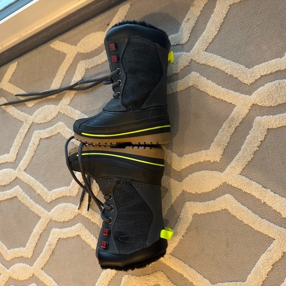 Boys 6T SWISS TECH snow boots - Picture 6 of 7